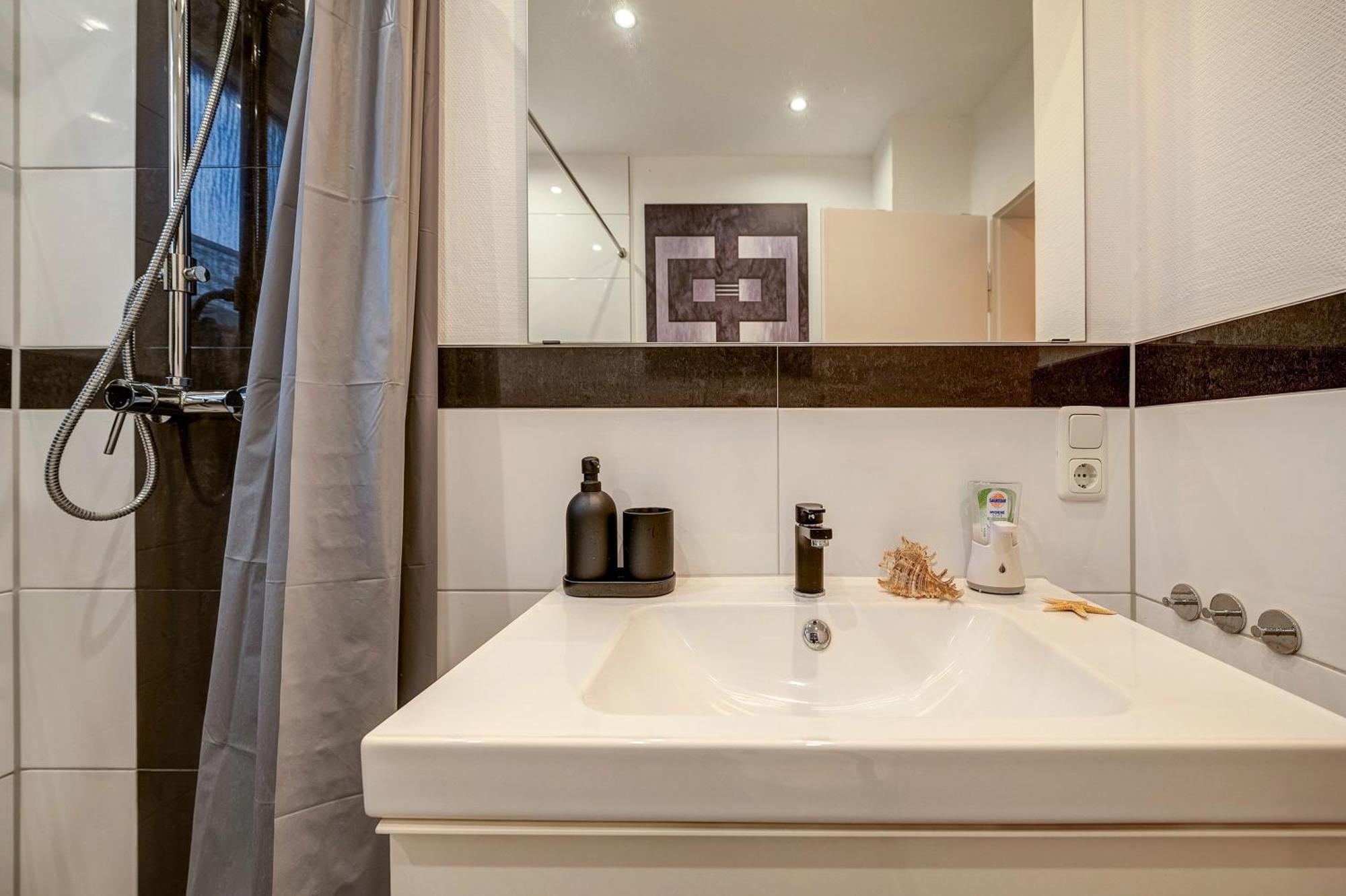 Apartment Bettersleepat8 *
